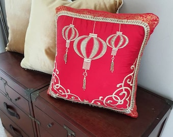 Luxurious Comfort: Elegant Handmade Mulberry Silk Hand-Embroidered Decorative Pillow Case Set