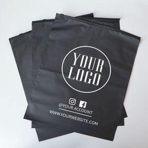 Zwarte ritszakken met logo, op maat gemaakte kledingtassen voor t-shirt. hoodieverpakking met bedrukt logo, op maat gemaakte pakketzakken, ritssluitingszak, enveloppen afbeelding 6