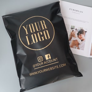Custom shipping bags with logo,black poly mailers,custom packing bags,custom mailing bags,eco-friendly poly bags,custom shipping envelopes image 2