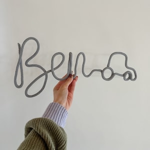 Sinais de nome de bebê de malha de arame - decoração de berçário de parede com cordão de palavras