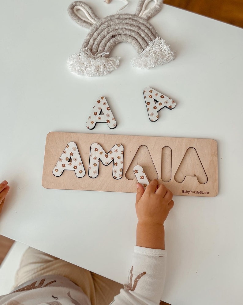 Babynaampuzzel met pastelbloem, verjaardagscadeau voor kinderen, bloemenmeisje uitnodigingen cadeau afbeelding 1