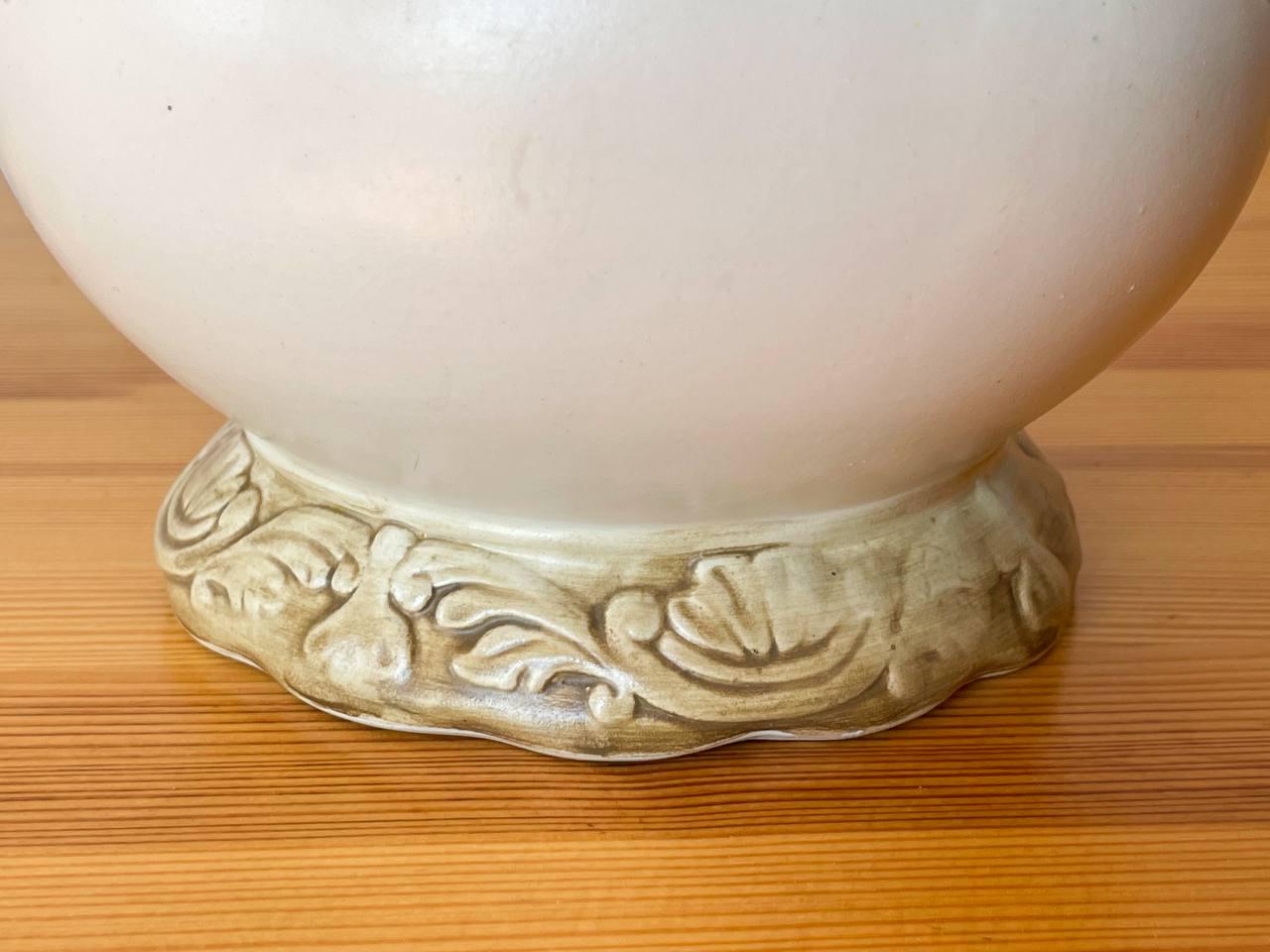 ヴィンテージ カポディモンテ フローラルベース：イタリア製陶器、高さ