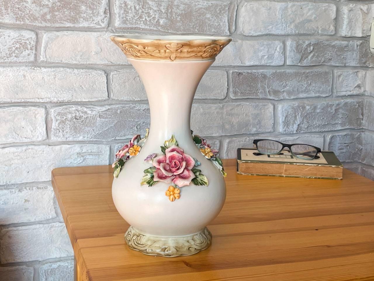 フラワーベース カポディモンテ　ヴィンテージ ヴィンテージ カポディモンテ フローラルベース：イタリア製陶器、高さ