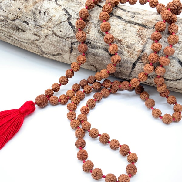 108 RUDRAKSHA mala 8mm HANDGEKNOPT met liefde Natuurlijke 5 mukhi gezicht Rudraksha rozenkrans kralen Japa mala Chanting & Meditatie kralen Zijden kwastje