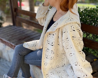 Gehäkelte Oma Square Kapuzen-Strickjacke: Handgemachter Patchwork-Mantel