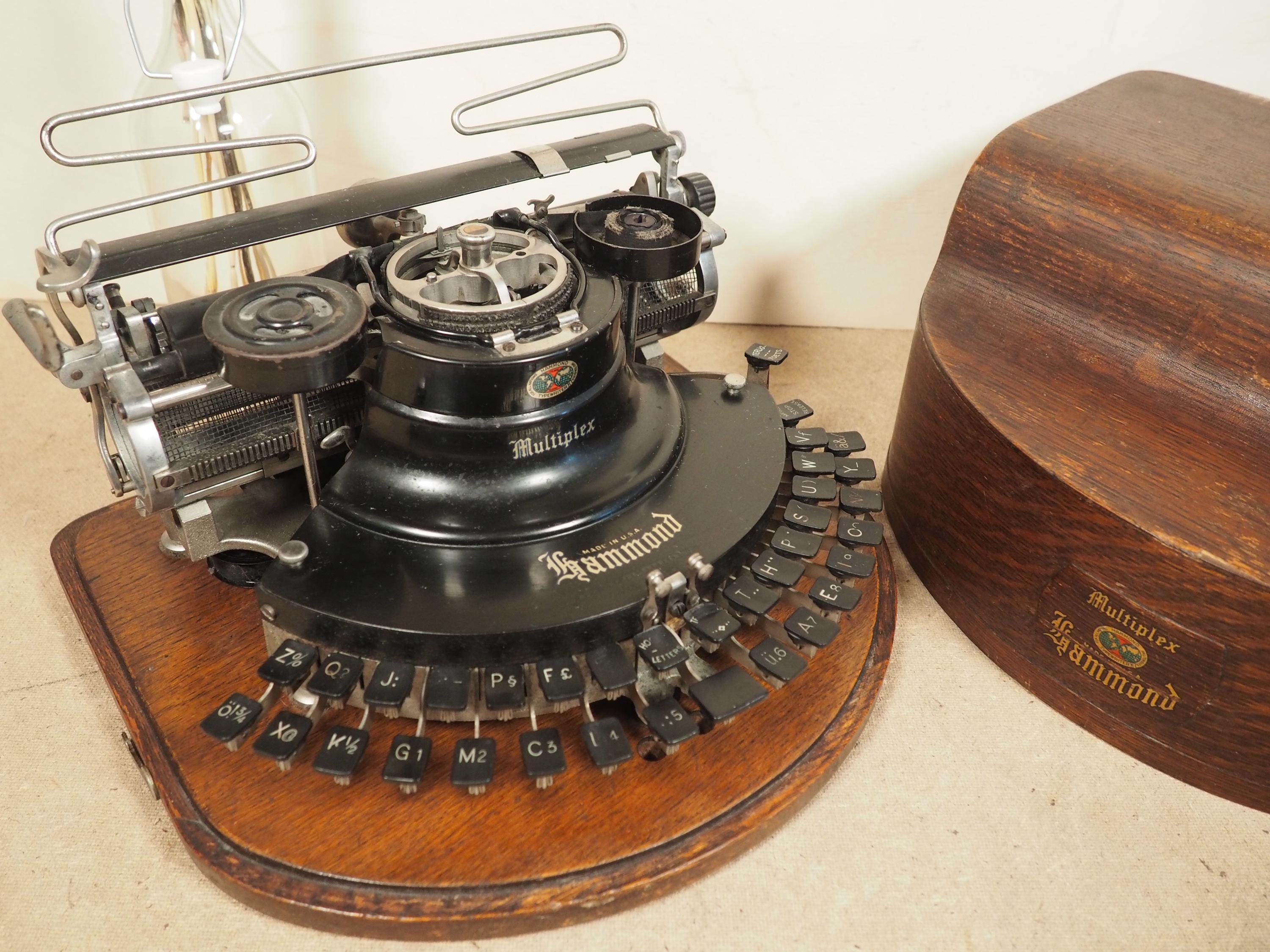 Typewriter Hammond Multiplex Ideal (1915) rare half moon keyboard antique typewriter w/ base and case writing machine schreibmaschine