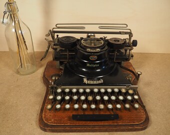 Hammond-Schreibmaschine aus Sperrholz, seltene antike Hammond-Schreibmaschine mit Sockel, originale Schreibmaschine in tollem Zustand