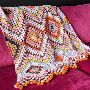 Grooves Like Granny Throw / Crochet Pattern / Blanket Crochet / Granny Squares and Chevrons