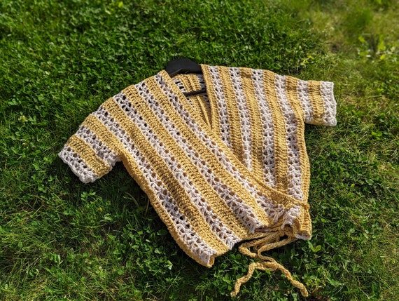 Daisy Chains Wrap Top  //  Crochet Pattern  //  Crochet Fashion