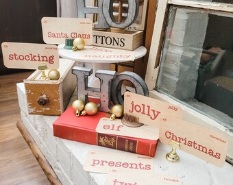 Descarga instantánea de divertidas tarjetas flash navideñas de estilo vintage para decoración primitiva de granja y vacaciones: guirnaldas, pancartas, etiquetas de regalo, texto rojo