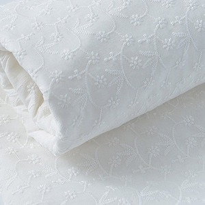 Tela de algodón con flores, tela de algodón para bodas, tela bordada, tela blanca para bodas, tela para vestidos de novia, tela para novias, tela por 1/2 yarda