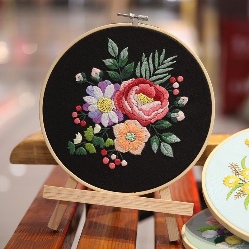 Floral Embroidery Kit: Vintage Flower Pattern, DIY Wall Art - Etsy