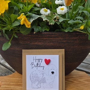 Carte de voeux faite main de chien de berger anglais | Blanc à l'intérieur | Embellissements en pâte polymère | Carte unique pour amoureux des chiens