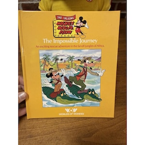 Peluche de Mickey Mouse parlante vintage con casete, juego de libros Worlds of Wonder imagen 4
