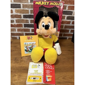 Peluche de Mickey Mouse parlante vintage con casete, juego de libros Worlds of Wonder imagen 1