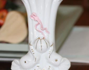 Fluted Vase with elephants, flowers and Ribbon Vintage