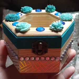 Decorative hexagon box