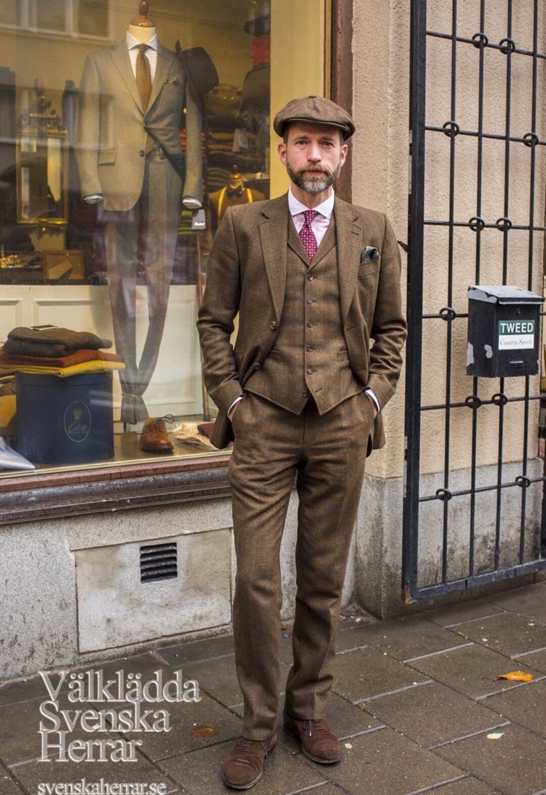 Men Brown Tweed Suit for Wedding Groomsmen Suit 3 Piece Suit Gift
