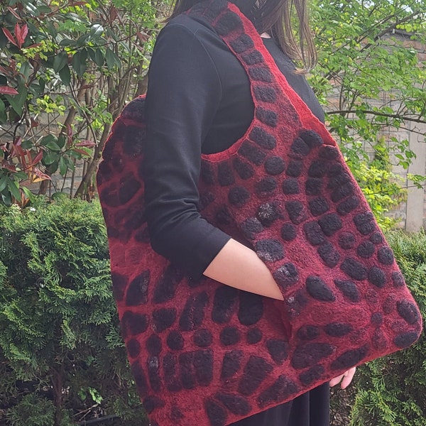 Oversized felted bag Black and red hobo bag Extra large shoulder bag for women Handmade felt handbag