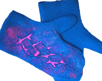 Felted mittens, wool warm gloves, turquoise blue and cyclamen pink