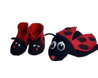 Ladybug Felted slippers and hand puppet set, puppetry, toddler booties , Gift box for kids