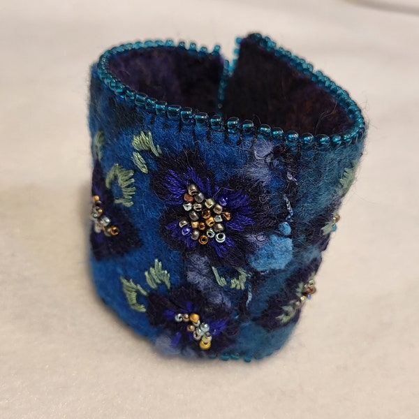 Women Felted bracelet floral embroidery, Blue felt wrist cuff, beaded wool cuff