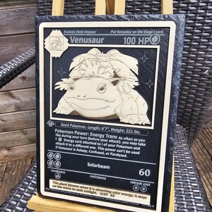 Lasergegraveerde Venusaur Pokémon-leisteenplaat – 29 x 21 cm – Retro Pokémon-kaartkunst – Handgemaakt cadeau – Made in the UK