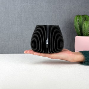 Black tealight holder - black tealight holder