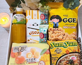 Box découverte Asie jaune+ AUTOCOLLANTS GRATUITS - produits asiatiques sucrés et salés- boisson nouilles japonaises - kitkat asiatique