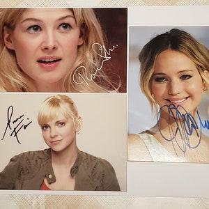 original autographed photos:Rosamund Pike,Anna Faris,Jennifer Lawrence