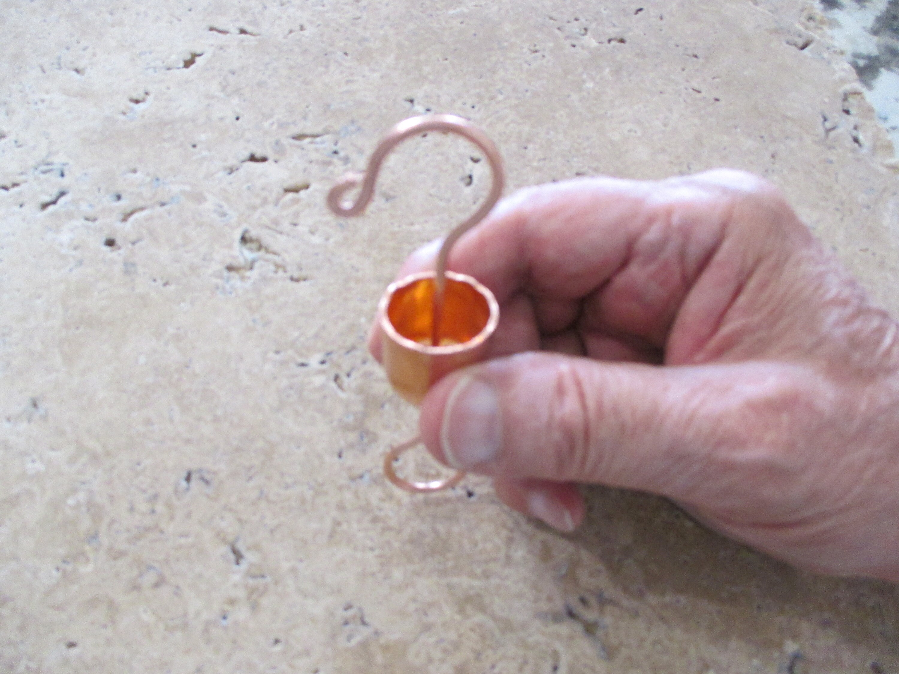 Gancio anti-formiche per mangiatoia per colibrì Flower Design Fossato Ganci Ant Guard, Gancio Anti-Perdite resistente di fossato di Guardia della Formica per il cortile esterno del Giardino di Fulenyi