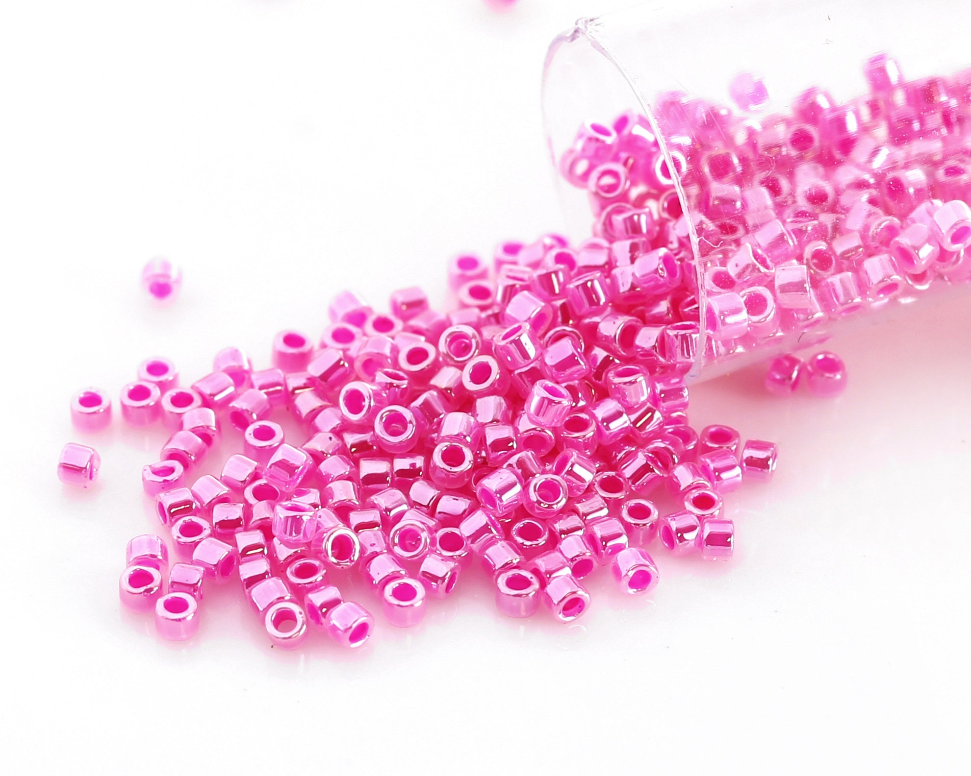 11-517, Miyuki 22g Baby Pink Ceylon 11-517, Miyuki 22g Baby Pink Ceylon