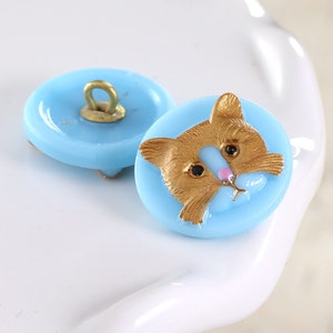 Czech Glass 18mm Cat Button - Sky Blue w/ Gold