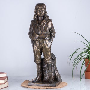 Statua di ragazzo in bronzo vintage: fusione a cera persa patinata, arredamento per la casa
