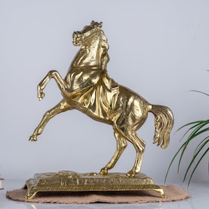 Vintage Brass Acrobatic Horse Sculpture: Polished Animal Art Decor