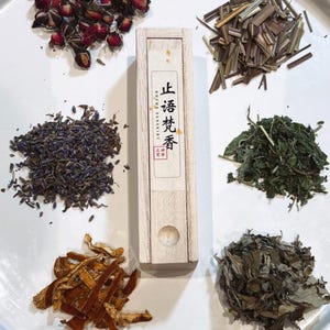 Embalagem de amostra de incenso - Dez fragrâncias - Duas varetas em cada tubo - Aromaterapia caseira artesanal - Vintage e minimalista - Vegano e meditação