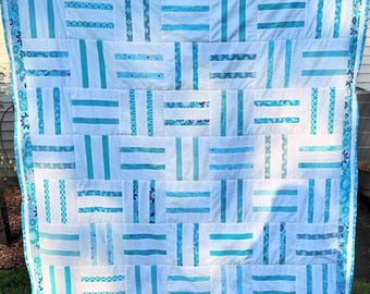 Handgemachter Aqua Cake Dash Quilt Oversize Lap Quilt