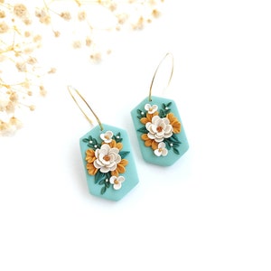 Eleganti orecchini floreali in argilla / orecchini unici fatti a mano in argilla con fiori, regalo per la festa della mamma, regali per la mamma