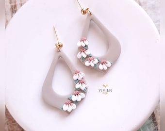Daisy Earrings-Boho Floral Polymer Clay Earrings-Botanical Earrings