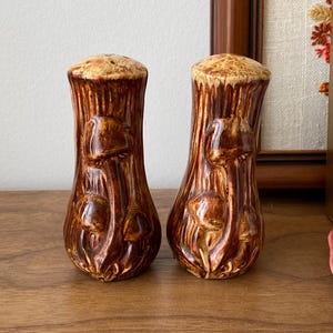 Vintage Mushroom Salt and Pepper Shakers – 1970s Brown Ceramic Woodland Kitchen Decor