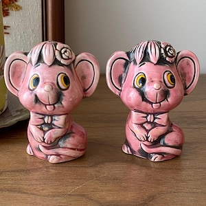 Vintage Pink Ceramic Mouse Salt & Pepper Shakers – Made in Japan 1950s Anthropomorphic Figurines – Kitsch Mid-Century Collectibles