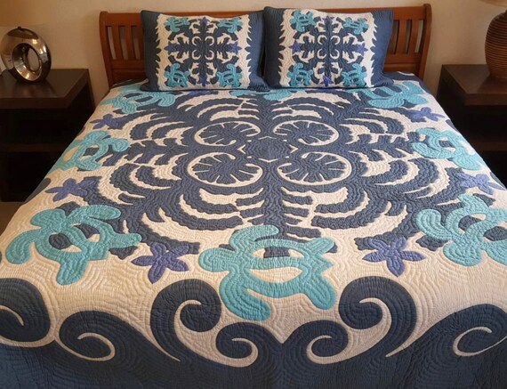 Hawaiian Quilt Bedspread 2 Pillow Shams 