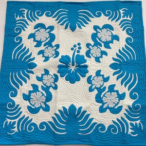 Hawaiian Quilt handmade Wall Hanging Baby blanket hand quilted/hand appliqued 42x42