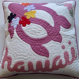 1 Hawaiian Quilt Cushion Pillow Cover 100% hand quilted/Hand Appliqued Sea Turtle/Plumeria Hawaii 18x18