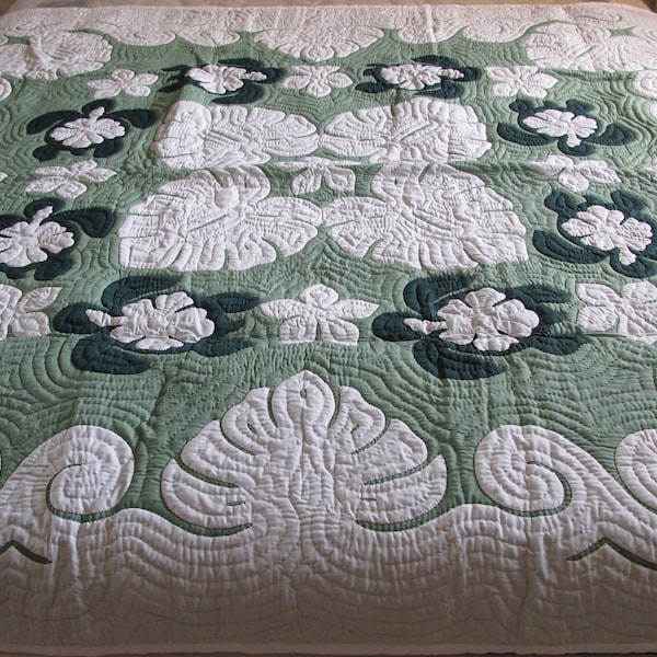 Hawaiian Quilt Bedspread 2 Pillow Shams hand quilted/hand appliquéd Hibiscus-Monstera-Sea Turtles