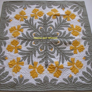 Hawaiian Quilt Wall Hanging Baby Blanket 100% hand quilted/hand appliqued Ginger Lily 42x42