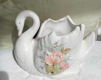 Beautiful Vintage Swan Planter, Plant pot, Swan decor, Trinket holder, Coquette Swan Lake decor, girly feminine bedroom decor Swan figurine