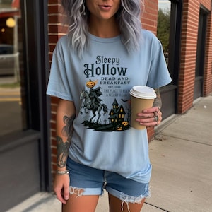 Camiseta Sleepy Hollow Dead & Breakfast – Comfort Colors Camiseta vintage de Halloween