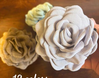 Duża spinka do włosów z materiału w kształcie róży: Cottagecore Floral Claw - 12 kolorów