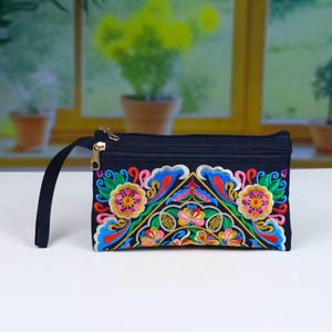 Cartera bordada bohemia: bolsillo con cremallera para tarjetas y efectivo / Regalo único para ella / Monedero de estilo étnico / Aspecto artesanal